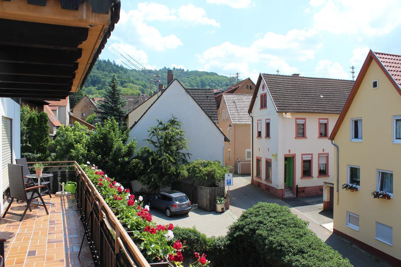 Gasthof Und Pension Zum Loewen Hirschberg an der Bergstraße Exterior foto